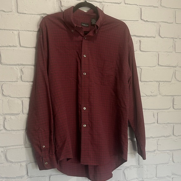 VAN HEUSEN Men's Burgundy Button-Down Shirt size L - Picture 6 of 6